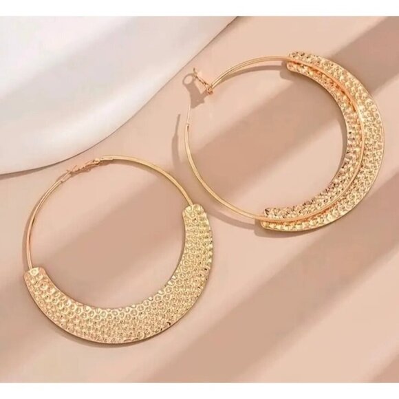 Exaggerated Sexy Large Hoop Earrings Bold Gold-Tone Statement Jewelry - Picture 3 of 5